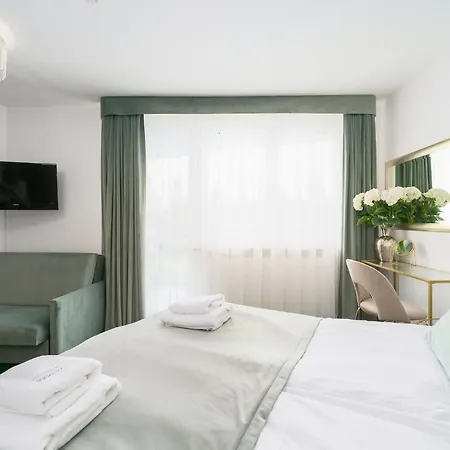 Emerald Sea 250 M Do Morza * 코워브제크