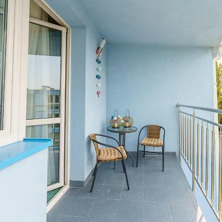 Emerald Sea 250 M Do Morza * 코워브제크