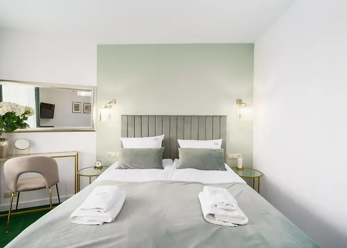 Emerald Sea 250 M Do Morza *