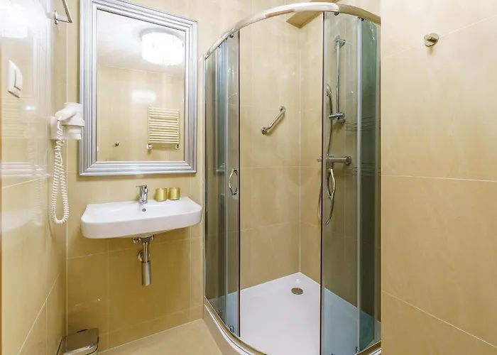 Emerald Sea 250 M Do Morza *